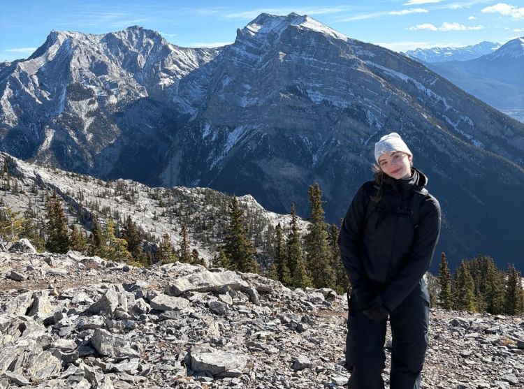 Mája o střední škole v Kanadě